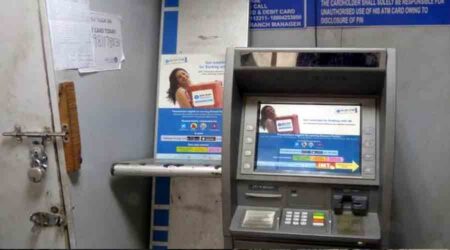 ফাইন গুনতে না চাইলে ATM থেকে টাকা তোলার নতুন নিয়ম জানুন